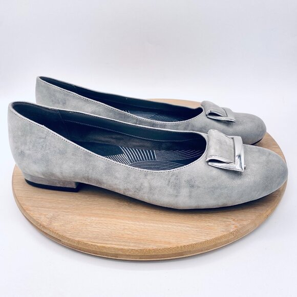 Areosoles Shoes Womens 12 Gray Leather Slip On Flat Loafers Medallion - Picture 1 of 11